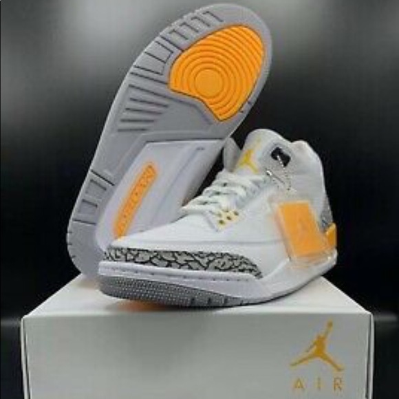 Jordan 4s - Picture 4 of 5
